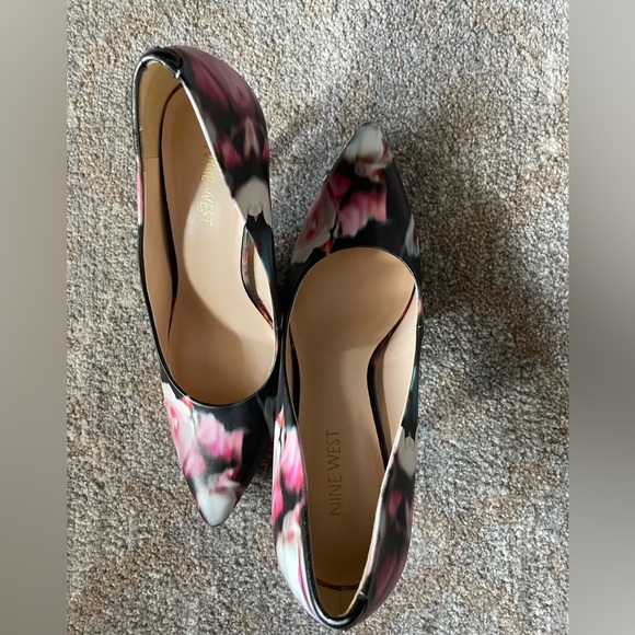 Nine West Floral design high heels - Picture 1 of 6